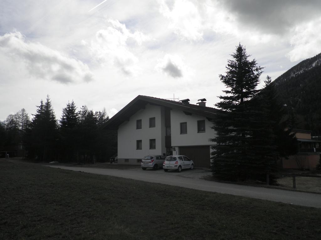 Haus Drescher Apartman Obsteig Szoba fotó